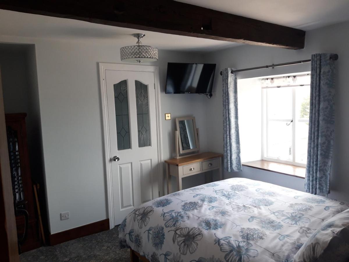 Upper Eyton Farmhouse B&B Alberbury Ngoại thất bức ảnh