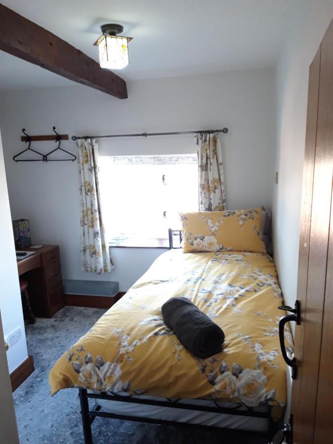 Upper Eyton Farmhouse B&B Alberbury Ngoại thất bức ảnh