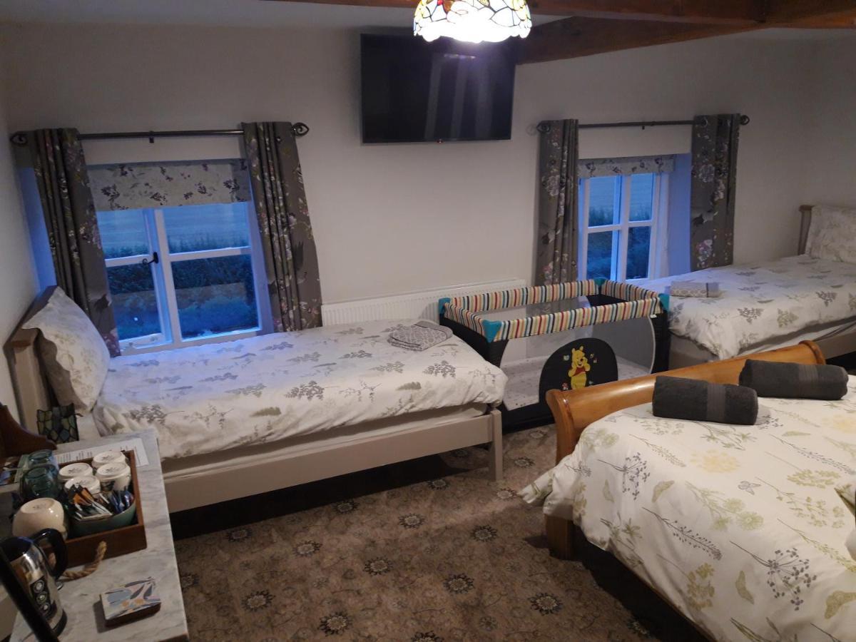 Upper Eyton Farmhouse B&B Alberbury Ngoại thất bức ảnh